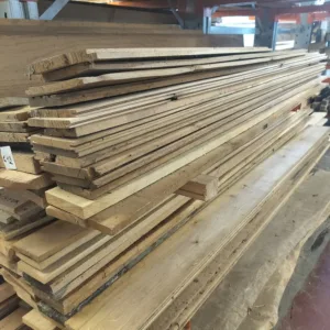 Gevierschaalde eiken plank lang groot